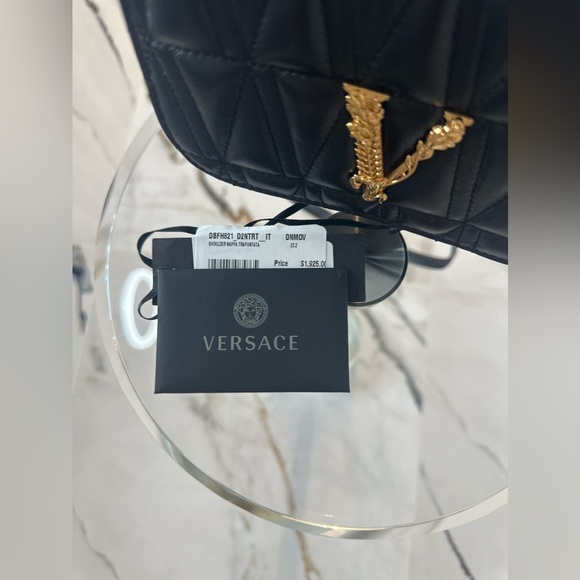 🌟SOLD🌟 NWT Versace Virtus Black Quilted Shoulder Bag - Picture 3 of 11